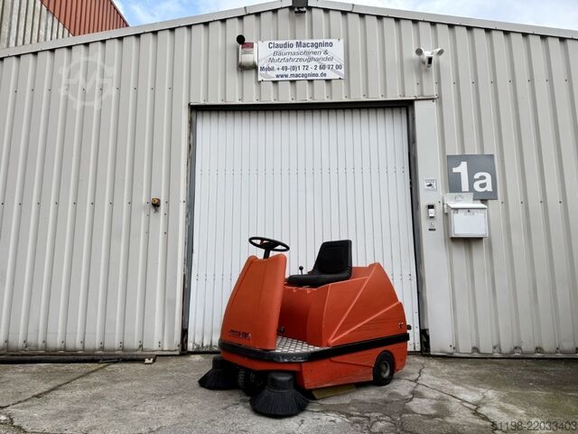 রাইড-অন সুইপিং এবং সাকশন মেশিন Stolzenberg Twin Top TT 1100 / E Aufsitzkehrmaschine