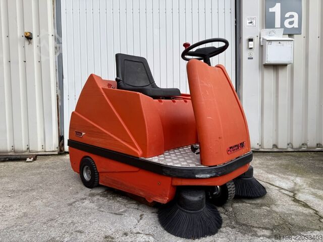 রাইড-অন সুইপিং এবং সাকশন মেশিন Stolzenberg Twin Top TT 1100 / E Aufsitzkehrmaschine