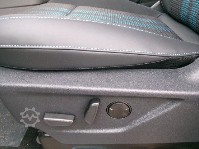 Minibus FORD Tourneo Custom L1 Sport PHEV AHK Exklusiv 360Kam