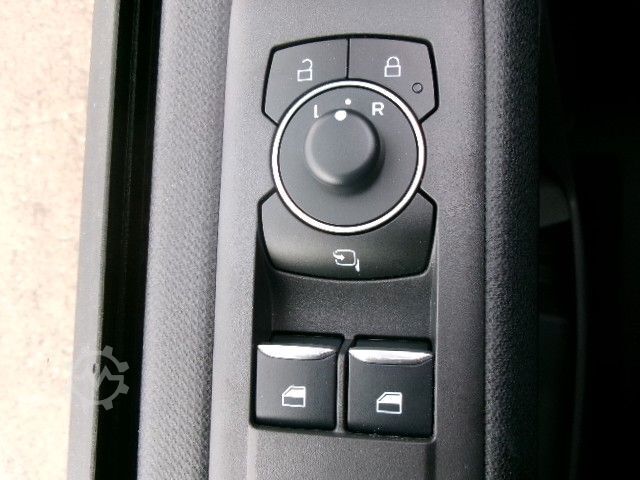 Minibus FORD Tourneo Custom L1 Sport PHEV AHK Exklusiv 360Kam