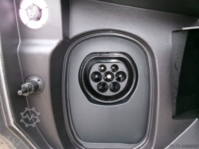 Minibus FORD Tourneo Custom L1 Sport PHEV AHK Exklusiv 360Kam