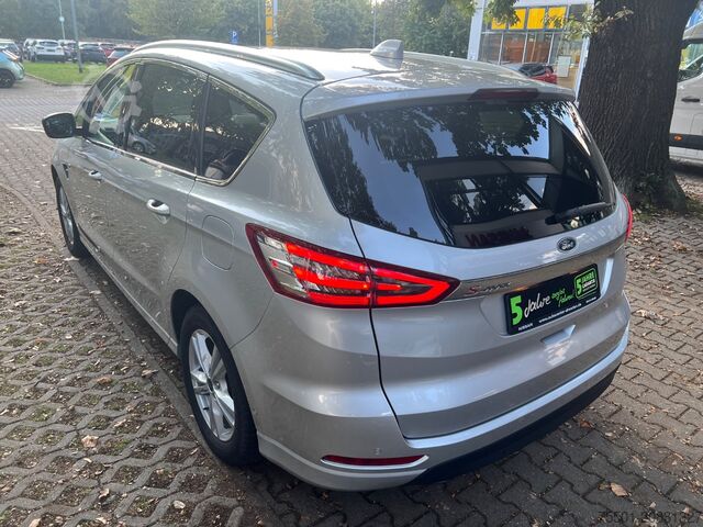 Microbuz Ford S-MAX 2.0 EcoBlue Titanium Winterp.+2xKlima+Kam.