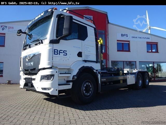 Roll-off tipper truck MAN TGS (TG3) 26.520 6x6H BL CH  Hydrodrive, Hyva 20