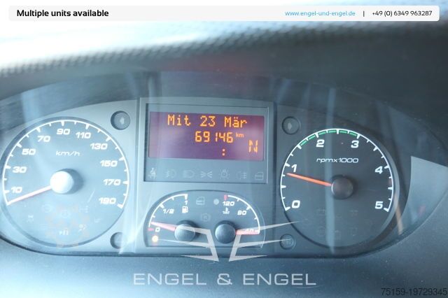 Furgão fechado iveco Daily 35 S11 C30C AUTOMATIK KAMERA Regale LUFT DURCHGANG EURO-5 CoC