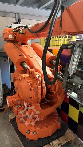 Robot industrial ABB IRB6400RM2000