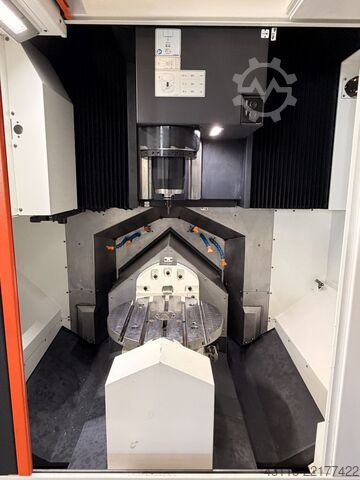 5-осевой вертикальный обрабатывающий центр Mazak VC5-500