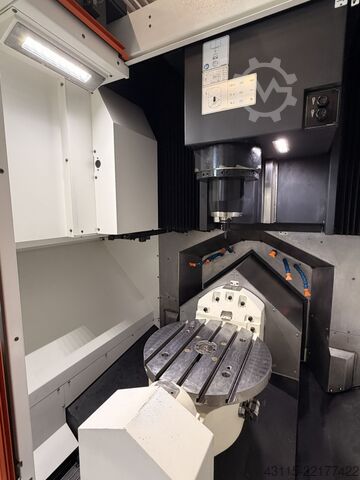 5-осевой вертикальный обрабатывающий центр Mazak VC5-500