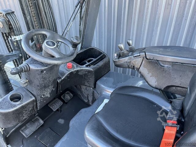 Электрический 4-х колесный вилочный погрузчик Linde E16P-02