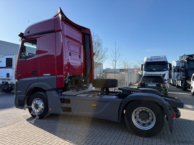 Standardowy ciągnik siodłowy MERCEDES-BENZ Actros 1845 LS MP5/Retarder/2xTank/MirrorCam