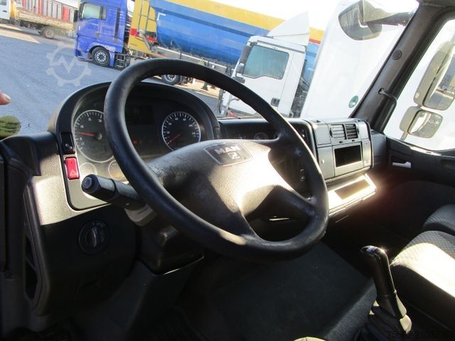 Kamion s ravnom platformom i ceradom MERCEDES-BENZ TGL 12.210 L *LBW+2xAHK+Luft+6,10m+3-Sitze*