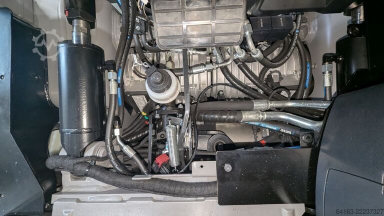 Carretilla eléctrica de 4 ruedas Jungheinrich EFG BC 330 Ausstellungsstück