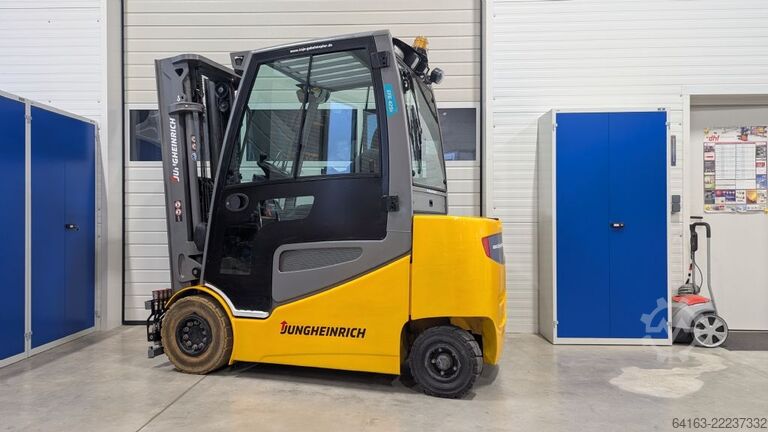 Electric 4-wheel forklift Jungheinrich EFG 425s G120-500DZ