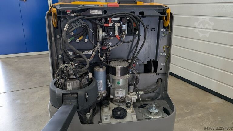 High Lift stacker Jungheinrich EJC 214 535DZ
