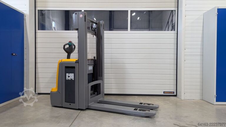 High Lift stacker Jungheinrich EJC 216z 115 240 ZT