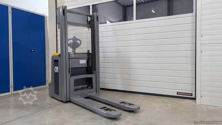 High Lift stacker Jungheinrich EJC 216z 115 240 ZT
