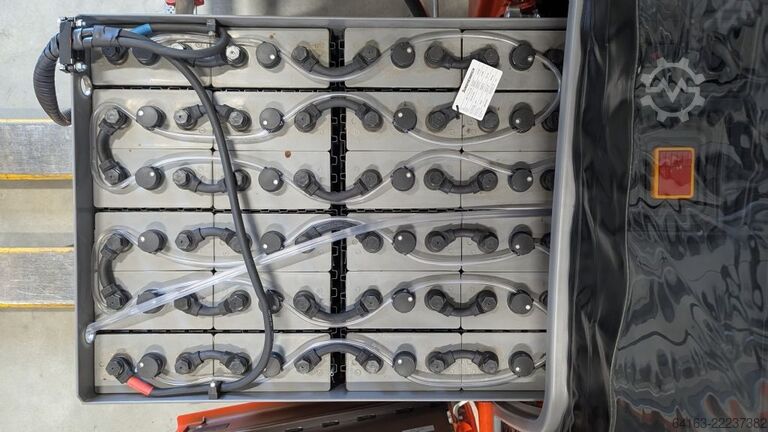 Elektryczny wózek widłowy 3 kołowy Jungheinrich EFG 216k neuwertig