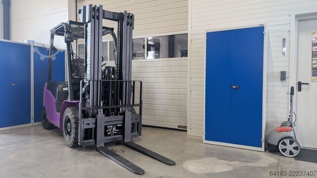Electric 4-wheel forklift AntOn CBH 2.5