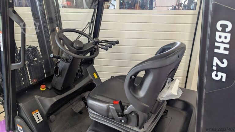 Electric 4-wheel forklift AntOn CBH 2.5