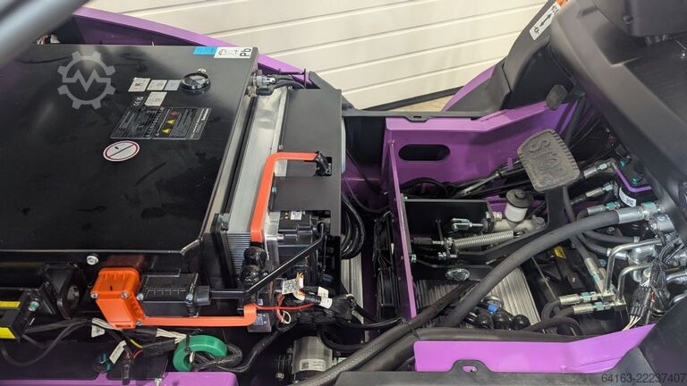 Electric 4-wheel forklift AntOn CBH 2.5