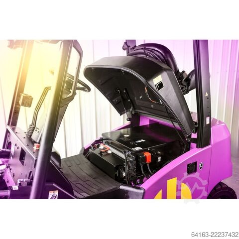Electric 4-wheel forklift AntOn CBH 3.0