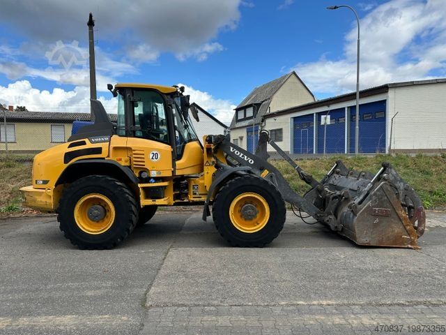 Riteņu iekrāvējs VOLVO L 50 H / Waage WK 60 / Schnellwechsler