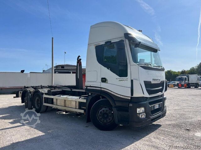 Камион с кука за контейнери IVECO IVECO STRALIS 460 SCARRABILE