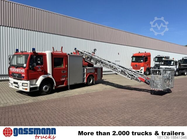 Brandbil MAN LE 15.255 4x2 LLC Doka, Metz DLA-K 12/9 Feuerwehr