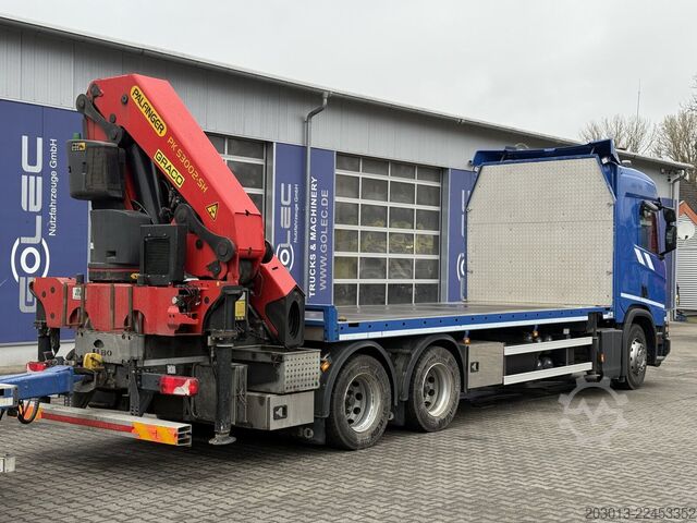 Camião de plataforma SCANIA R500 6x4 Pritsche mit Kran Palfinger PK53002 SH