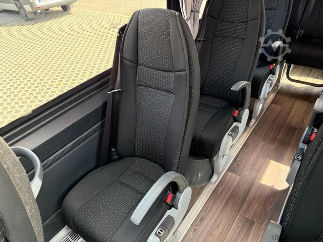 Minibus MERCEDES-BENZ Sprinter 517 Transfer 45 LL 19 +1 Tremonia