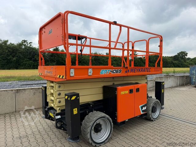 Ollós emelő JLG ERT4069