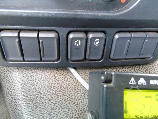 Transport refrigerat/congelat DAF CF 290 + CARRIER + LOADLIFT