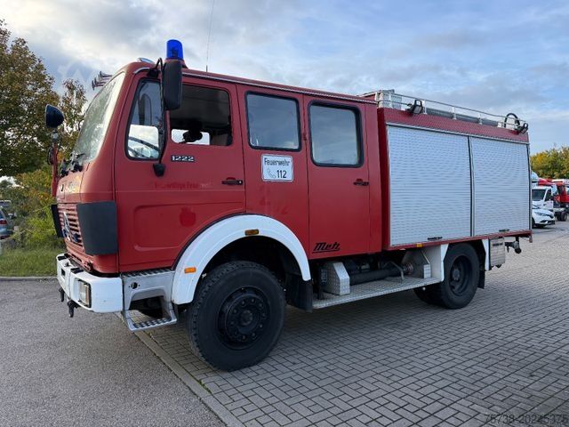 Camión para usos especiales MERCEDES-BENZ 1222 AF 4x4 ALLRAD/Feuerwehr /Pumpe