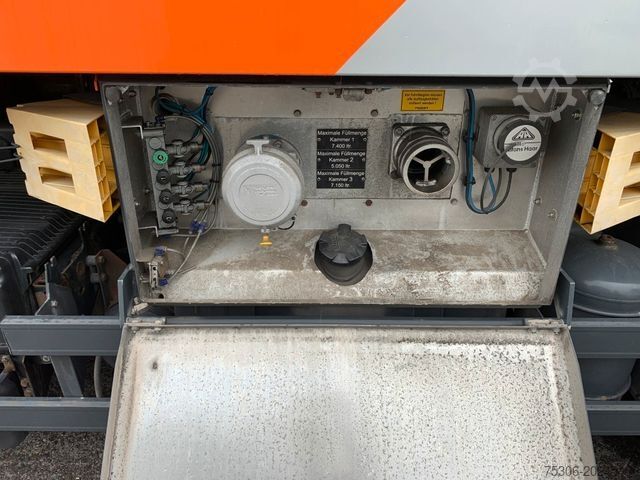 Camión cisterna DAF FANCF75