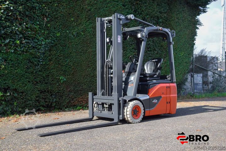 Chariot élévateur quatre roues Linde E16C-02 EVO Triplex