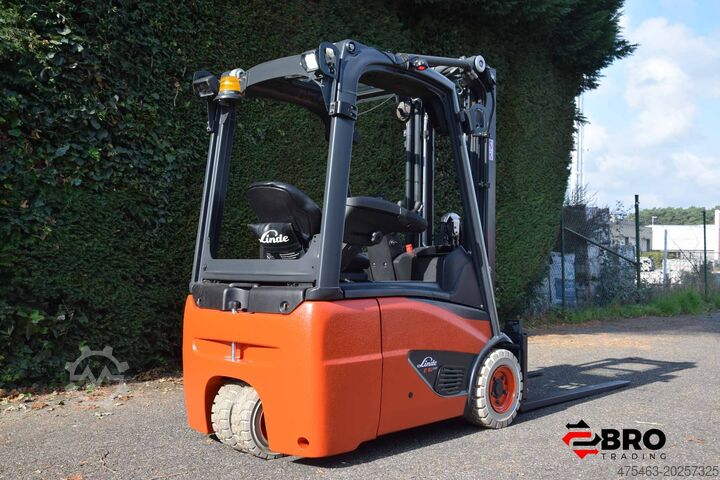 Chariot élévateur quatre roues Linde E16C-02 EVO Triplex