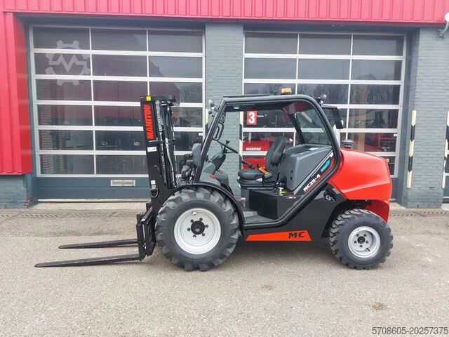 Chariot élévateur tout-terrain Manitou MC25-4 MC25-4