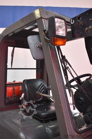 Chariot élévateur à fourche Manitou CG 30 P