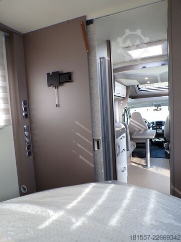 Semi-integrated camper BÜRSTNER Lyseo TD IT 736 Winterpaket. Hubbett