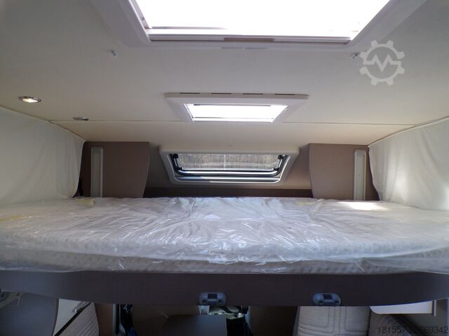Semi-integrated camper BÜRSTNER Lyseo TD IT 736 Winterpaket. Hubbett