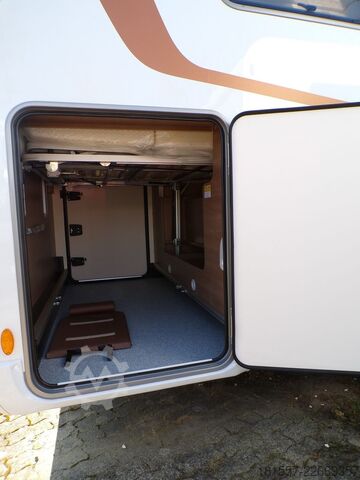 Semi-integrated camper BÜRSTNER Lyseo TD 736 Hubbett, Markise, Abwassert. beh.