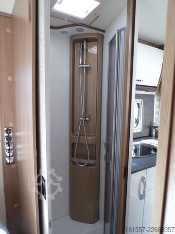 Semi-integrated camper BÜRSTNER Lyseo TD 736 Hubbett, Markise, Abwassert. beh.