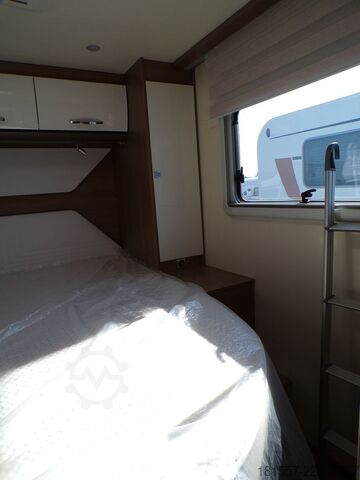 Semi-integrated camper BÜRSTNER Lyseo TD 736 Hubbett, Markise, Abwassert. beh.