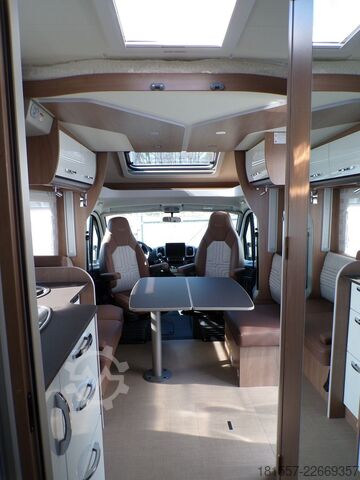 Semi-integrated camper BÜRSTNER Lyseo TD 736 Hubbett, Markise, Abwassert. beh.