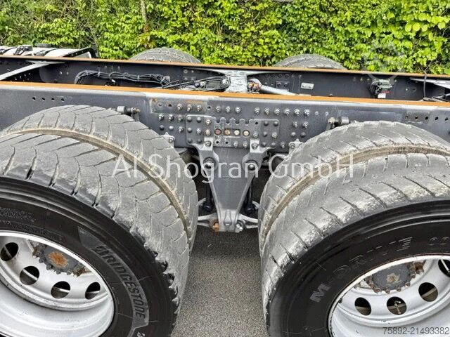 Podwozie z kabiną Volvo FM 410 / 8x4 / Blatt - Luft / Eu6