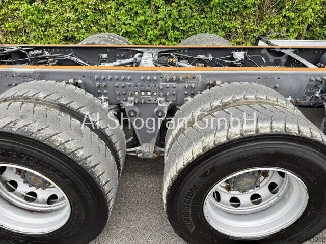 Podwozie z kabiną Volvo FM 410 / 8x4 / Blatt - Luft / Eu6