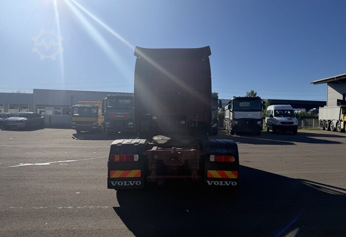 Standardni tegljač Volvo FH12-420 4x2 Sattelzugmaschine / Swiss-Vehicle