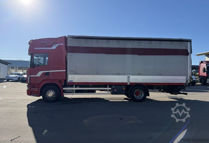 Kamion s ravnom platformom i ceradom Scania R164LB 4x2 Plane/HB / Swiss-Vehicle
