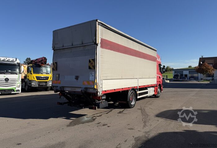 Kamion s ravnom platformom i ceradom Scania R164LB 4x2 Plane/HB / Swiss-Vehicle