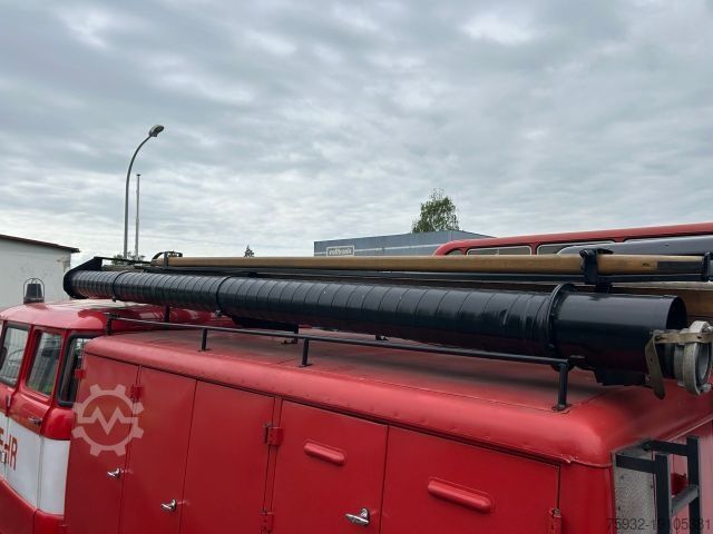 Specializētais kravas auto  IFA W 50 L  Feuerwehr Löschfahrzeug mit Anhänger