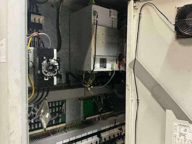 Vertical machining center MTRent MTcut V110